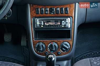 Хэтчбек Mercedes-Benz A-Class 2001 в 