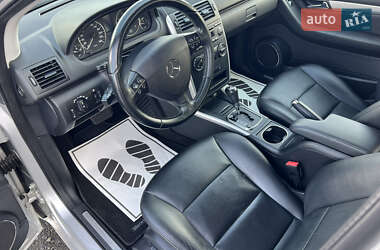 Хэтчбек Mercedes-Benz A-Class 2011 в 
