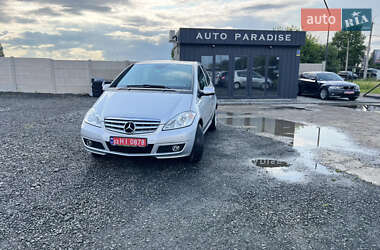 Хэтчбек Mercedes-Benz A-Class 2011 в 