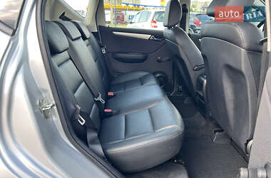 Хэтчбек Mercedes-Benz A-Class 2011 в 