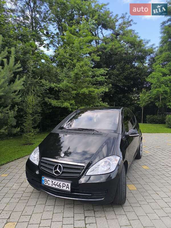 Купе Mercedes-Benz A-Class 2010 в Львове