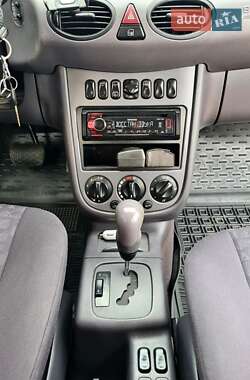 Хэтчбек Mercedes-Benz A-Class 2003 в 