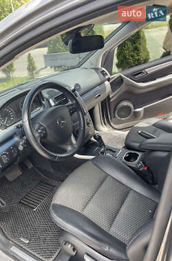 Хэтчбек Mercedes-Benz A-Class 2008 в 