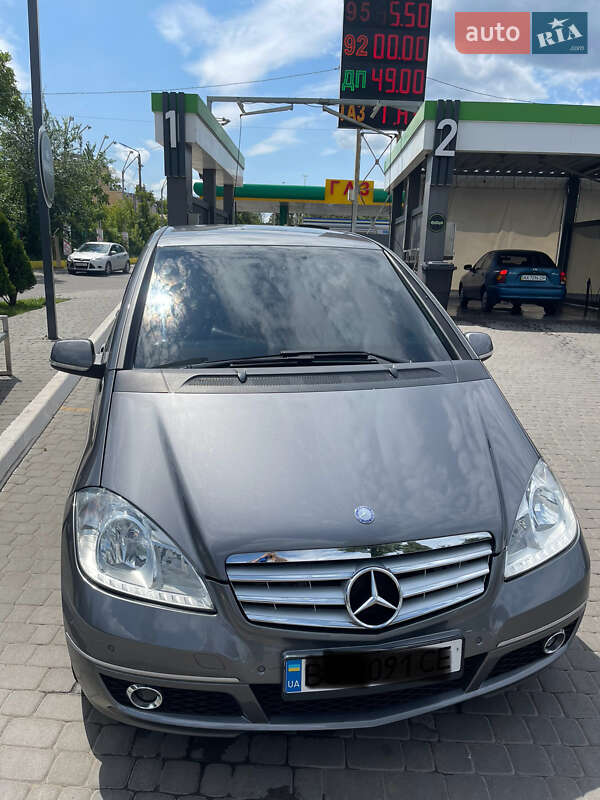 Хэтчбек Mercedes-Benz A-Class 2008 в 