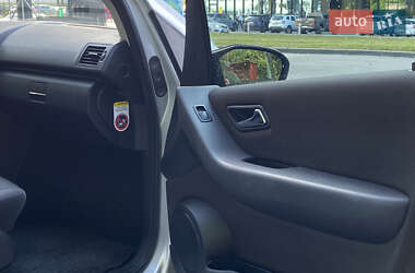 Хэтчбек Mercedes-Benz A-Class 2004 в 
