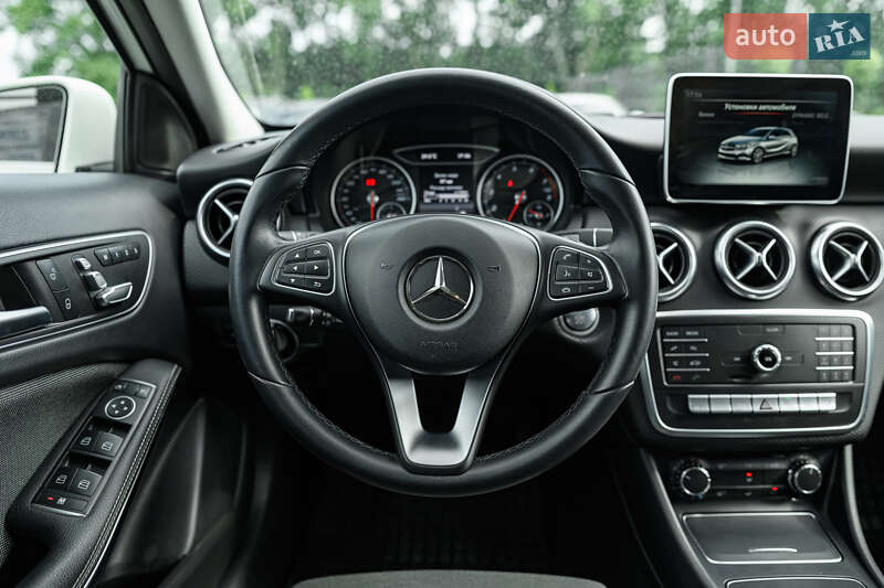 Хэтчбек Mercedes-Benz A-Class 2016 в Львове