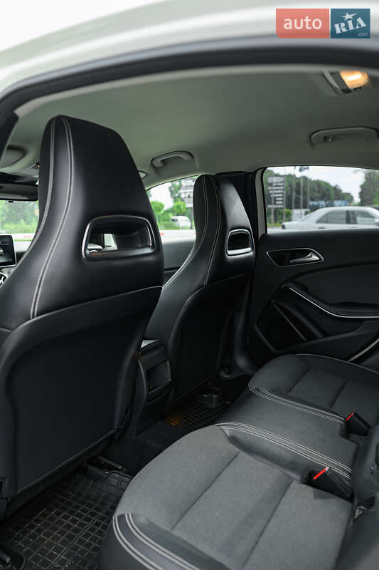 Хэтчбек Mercedes-Benz A-Class 2016 в Львове