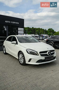 Хэтчбек Mercedes-Benz A-Class 2016 в 