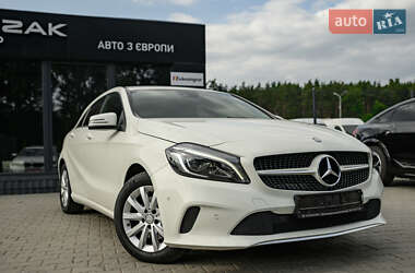 Хэтчбек Mercedes-Benz A-Class 2016 в 