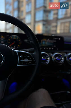 Хэтчбек Mercedes-Benz A-Class 2020 в 