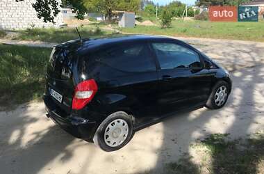 Хэтчбек Mercedes-Benz A-Class 2010 в 
