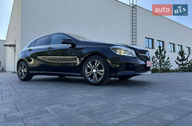 Хетчбек Mercedes-Benz A-Class 2016 в 