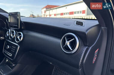 Хетчбек Mercedes-Benz A-Class 2016 в 