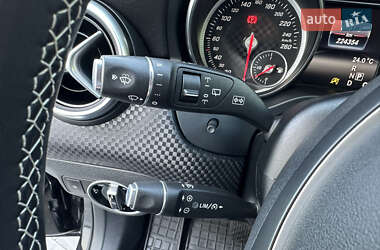 Хетчбек Mercedes-Benz A-Class 2016 в 