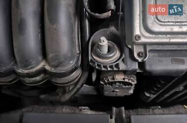 Хэтчбек Mercedes-Benz A-Class 2009 в 