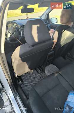 Хэтчбек Mercedes-Benz A-Class 2009 в 