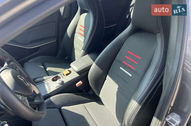 Хетчбек Mercedes-Benz A-Class 2018 в 