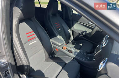 Хетчбек Mercedes-Benz A-Class 2018 в 