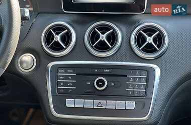 Хетчбек Mercedes-Benz A-Class 2018 в 