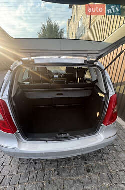 Хэтчбек Mercedes-Benz A-Class 2011 в 