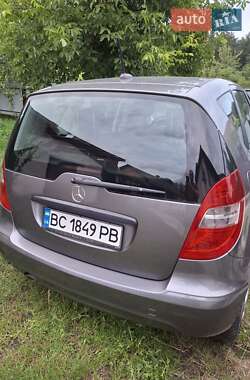 Хэтчбек Mercedes-Benz A-Class 2010 в 