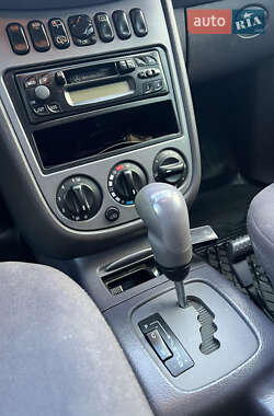 Хэтчбек Mercedes-Benz A-Class 2001 в 