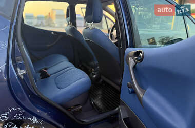 Хэтчбек Mercedes-Benz A-Class 2003 в 