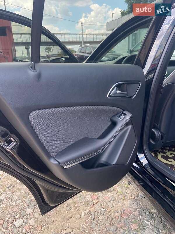 Хэтчбек Mercedes-Benz A-Class 2016 в Киеве