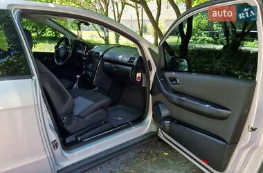 Хэтчбек Mercedes-Benz A-Class 2009 в 