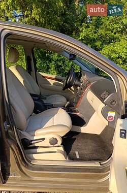 Хэтчбек Mercedes-Benz A-Class 2009 в 