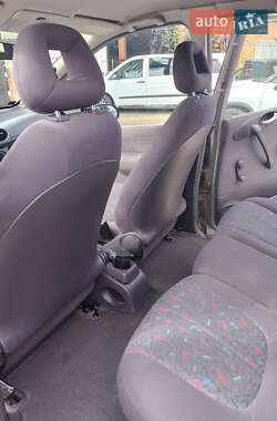 Хетчбек Mercedes-Benz A-Class 1999 в 