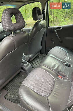Хэтчбек Mercedes-Benz A-Class 2000 в 