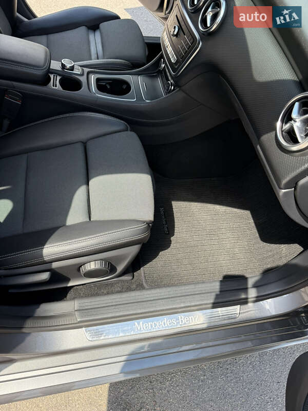 Хэтчбек Mercedes-Benz A-Class 2018 в Запорожье