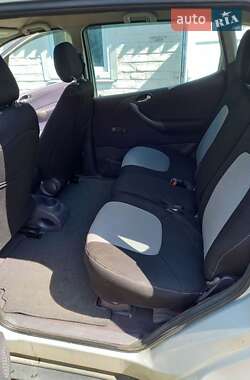 Хэтчбек Mercedes-Benz A-Class 2004 в 