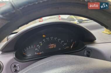 Хетчбек Mercedes-Benz A-Class 2003 в  фото 3 Хетчбек Mercedes-Benz A-Class 2003 в
