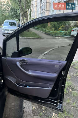 Хэтчбек Mercedes-Benz A-Class 2004 в 