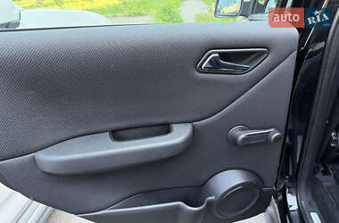 Хэтчбек Mercedes-Benz A-Class 2010 в 