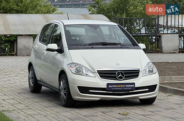 Хэтчбек Mercedes-Benz A-Class 2010 в 