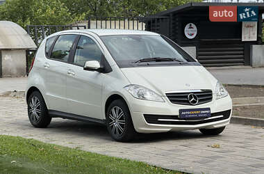 Хэтчбек Mercedes-Benz A-Class 2010 в 