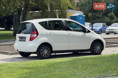 Хэтчбек Mercedes-Benz A-Class 2010 в 