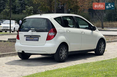 Хэтчбек Mercedes-Benz A-Class 2010 в 