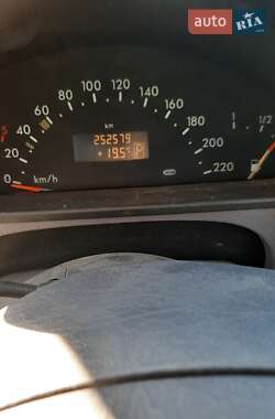 Хэтчбек Mercedes-Benz A-Class 2001 в 