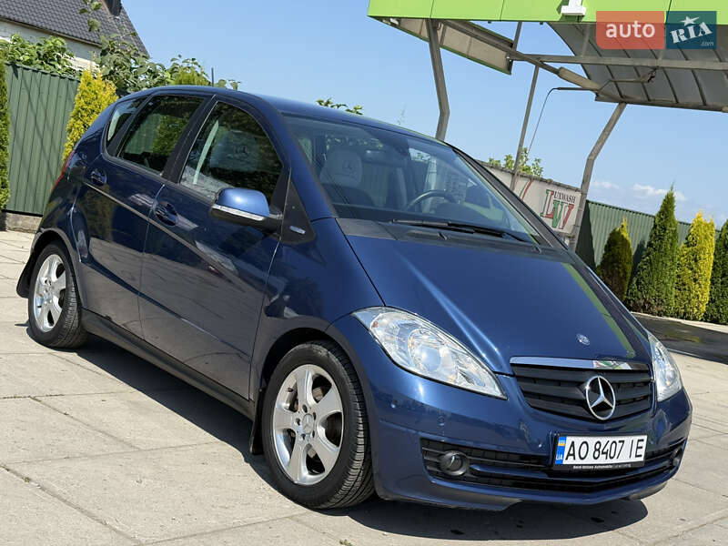 Хэтчбек Mercedes-Benz A-Class 2012 в Хусте