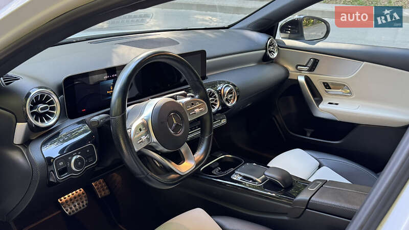 Седан Mercedes-Benz A-Class 2019 в Львове
