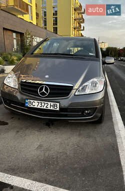 Хэтчбек Mercedes-Benz A-Class 2011 в 