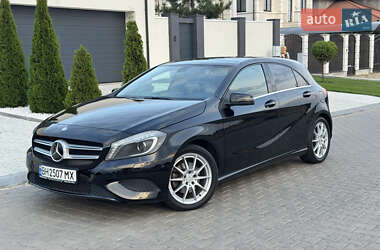Хэтчбек Mercedes-Benz A-Class 2014 в 