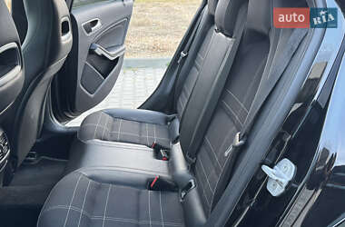 Хэтчбек Mercedes-Benz A-Class 2014 в 
