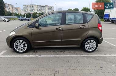 Хэтчбек Mercedes-Benz A-Class 2009 в 