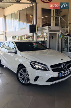 Хэтчбек Mercedes-Benz A-Class 2016 в 