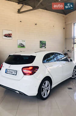 Хэтчбек Mercedes-Benz A-Class 2016 в 